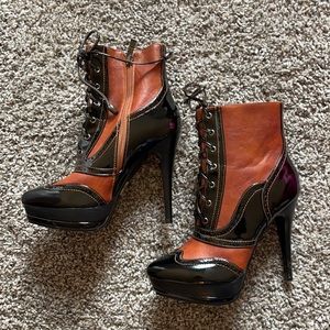 Two toned Classic Bootie